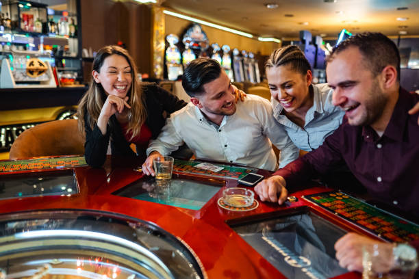 Live dealer dealing cards in Speed Baccarat on kaptenjitu